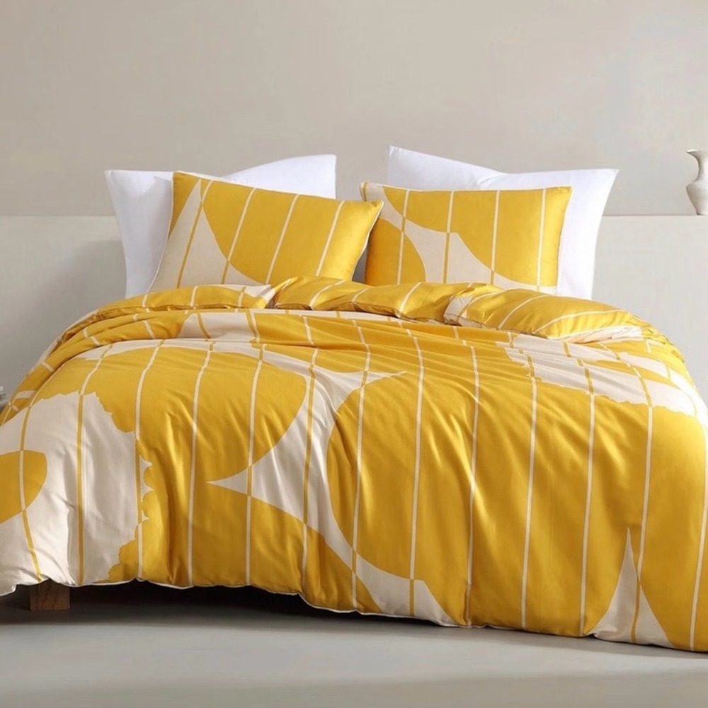 NWT Marimekko Yellow and White Duvet Cover Queen w/2 shams FREE SHIP No offers